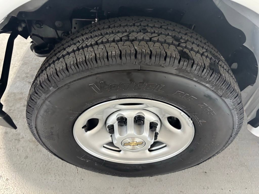 New 2025 Chevrolet Express 2500 Work Van w/ Driver Convenience Package image 19