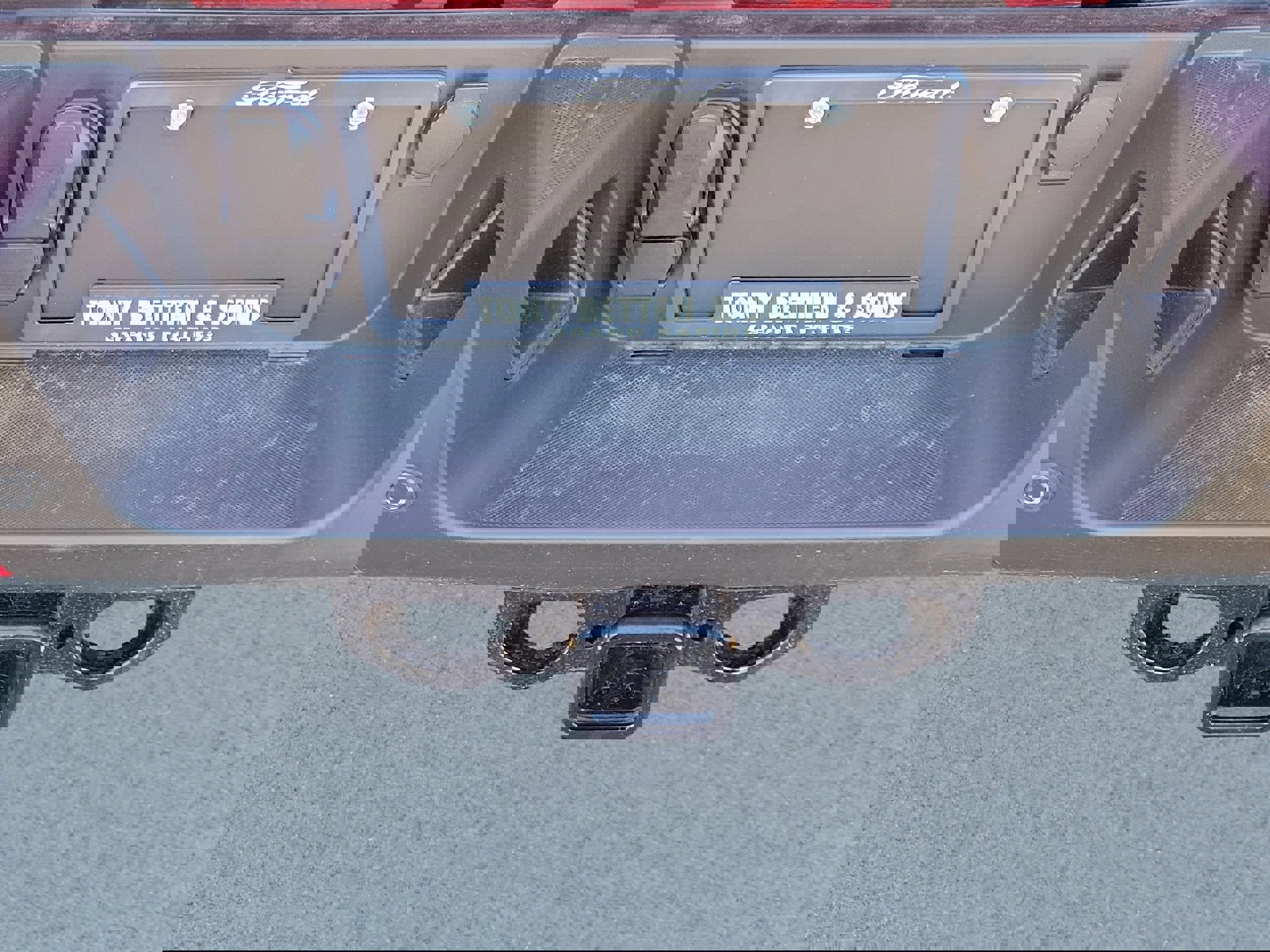 New 2026 Ford F250 Lariat w/ Black Appearance Package image 10