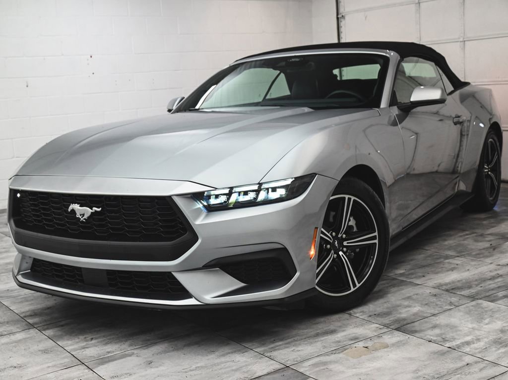 Used 2025 Ford Mustang Premium RWD image 6