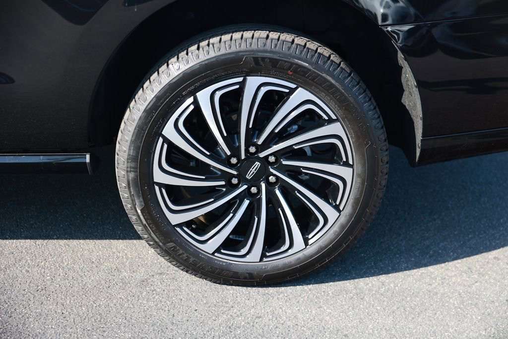 Used 2025 Lincoln Navigator Black Label image 10
