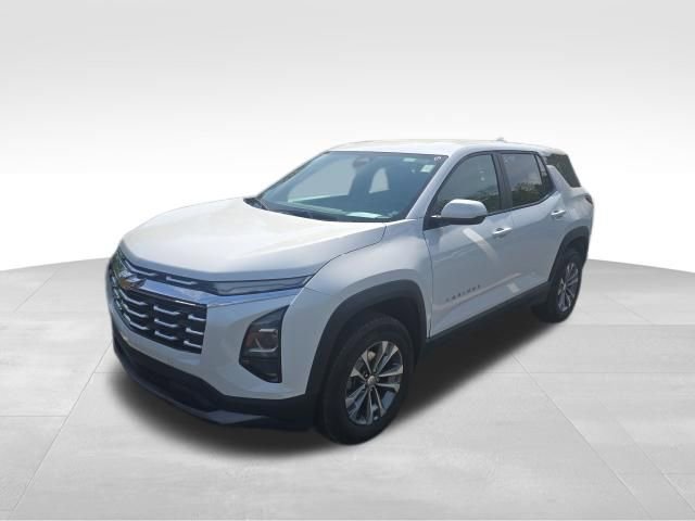 Used 2025 Chevrolet Equinox LT AWD/4WD image 2