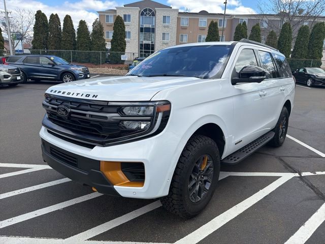 Used 2025 Ford Expedition Tremor image 3