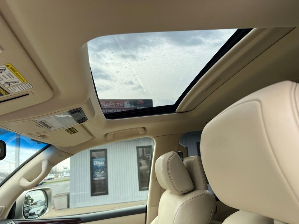 Used 2013 Lexus LX 570 4WD w/ Luxury Pkg image 13