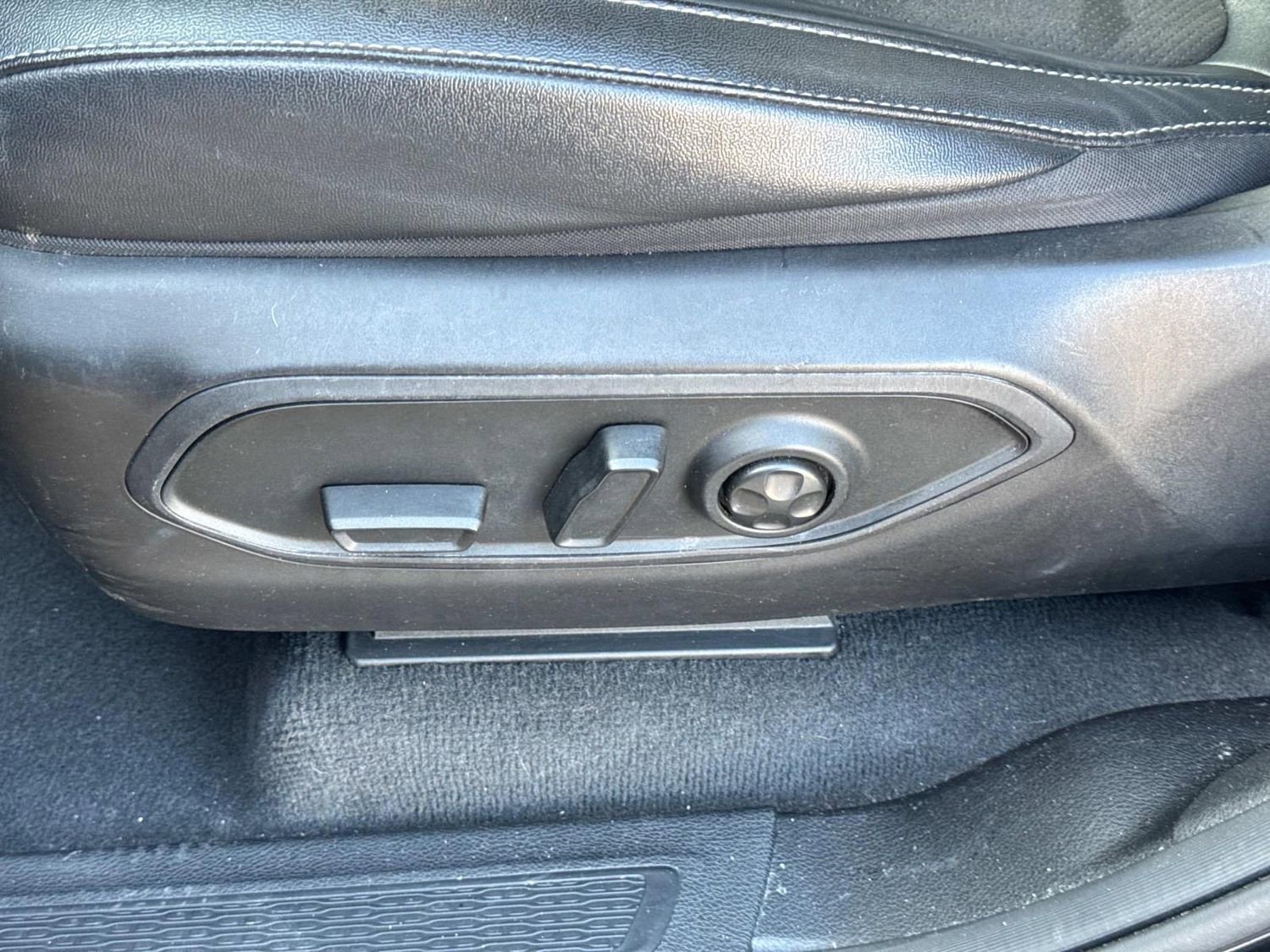 Used 2023 Jeep Grand Cherokee L Altitude image 24