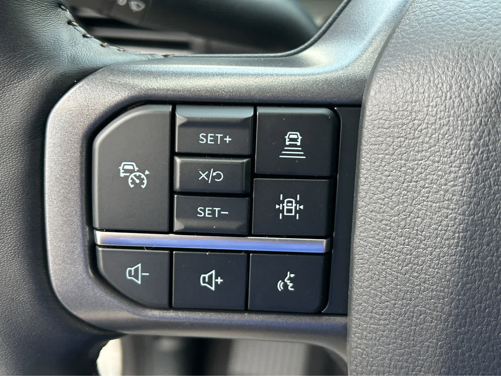 New 2023 Ford F150 Lightning Lariat image 32