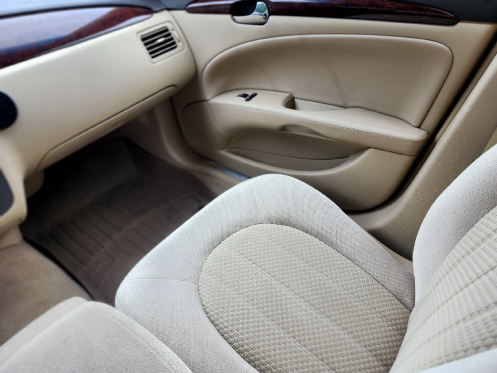 Used 2011 Buick Lucerne CX FWD image 15