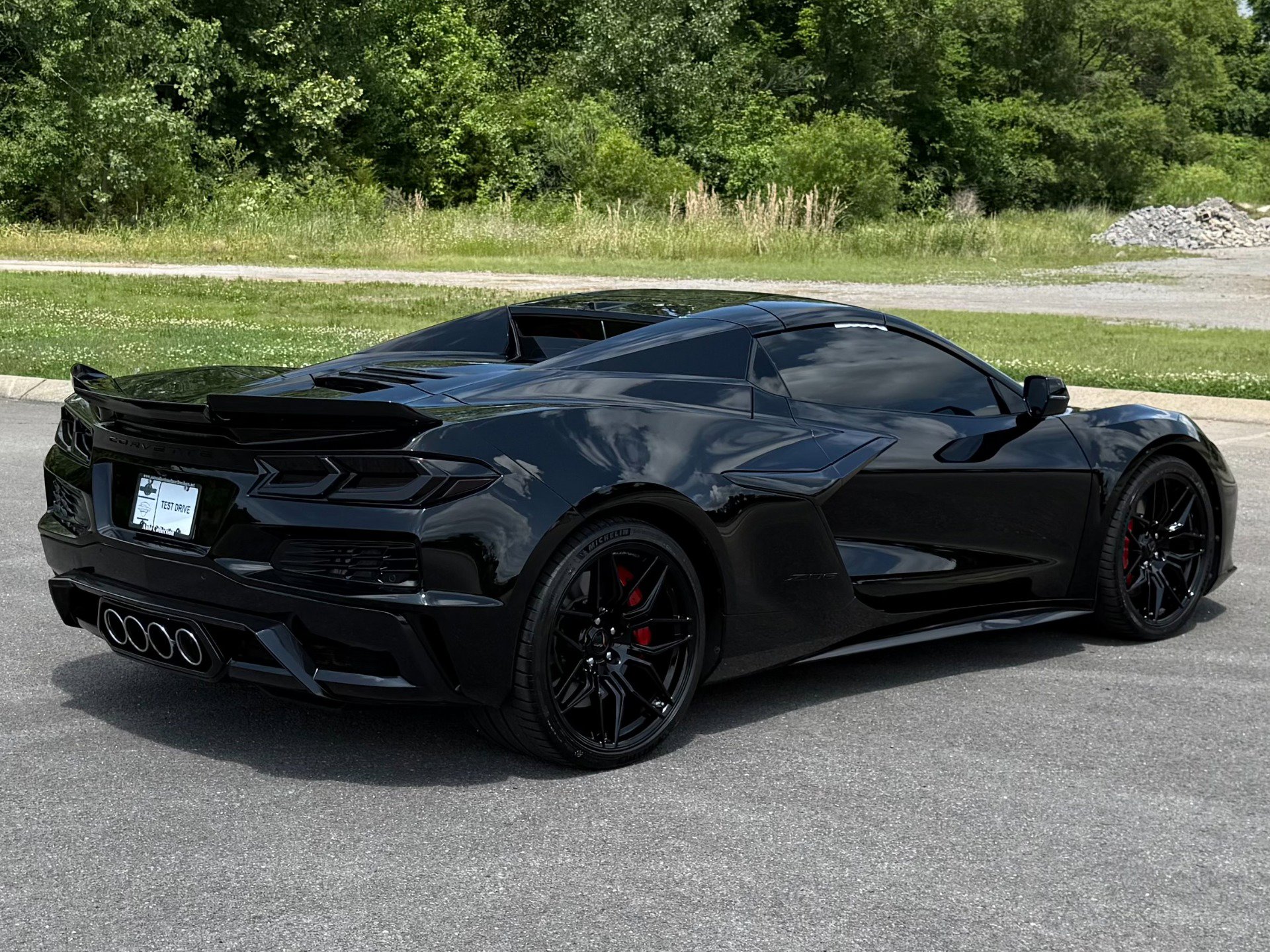 Used 2025 Chevrolet Corvette Z06 RWD image 9
