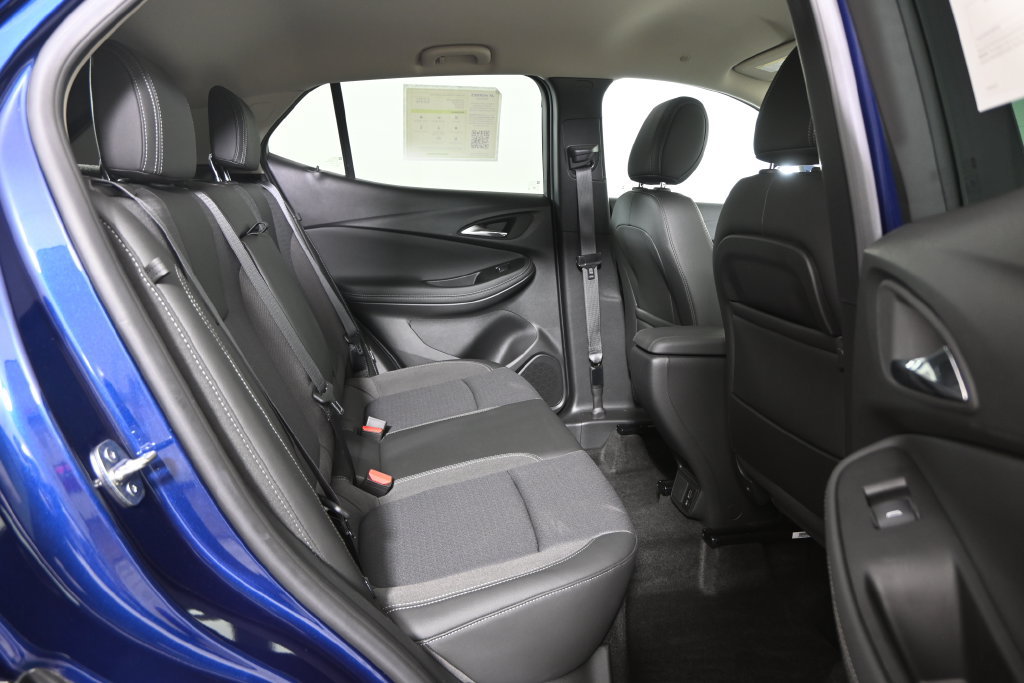 Used 2023 Buick Encore GX Select w/ Safety Package II AWD/4WD image 15