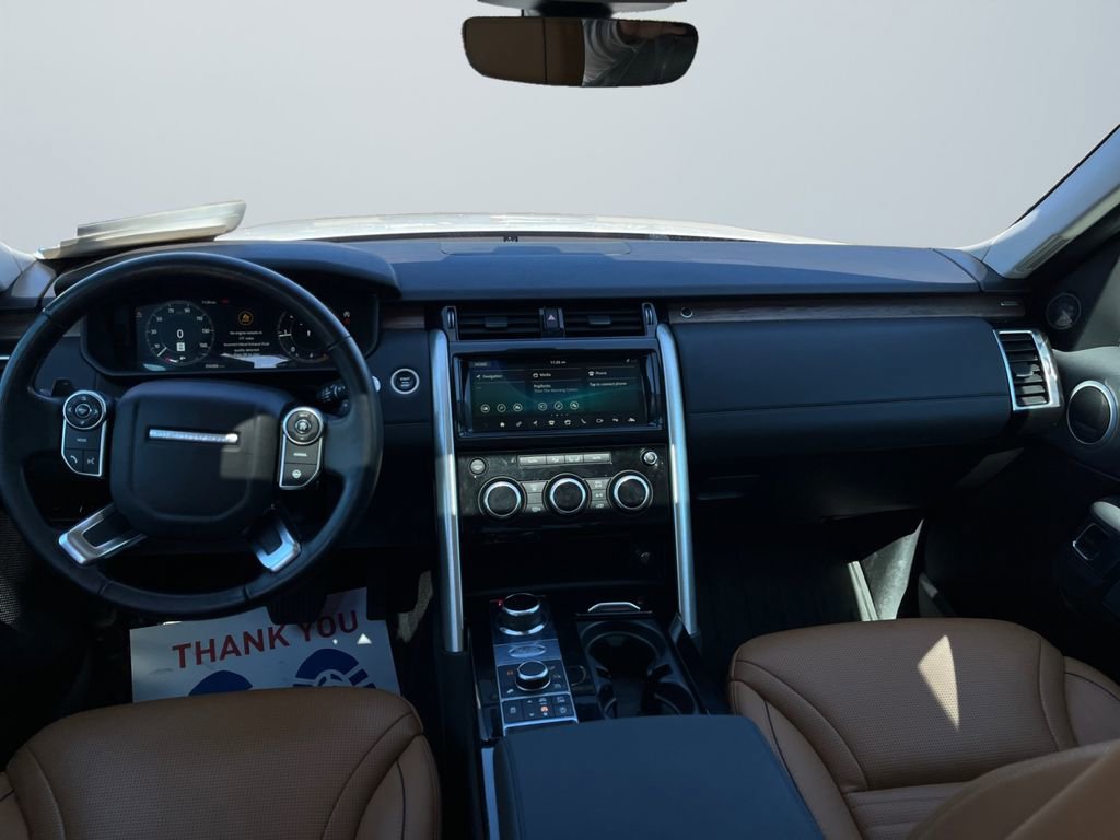 Used 2018 Land Rover Discovery HSE image 10