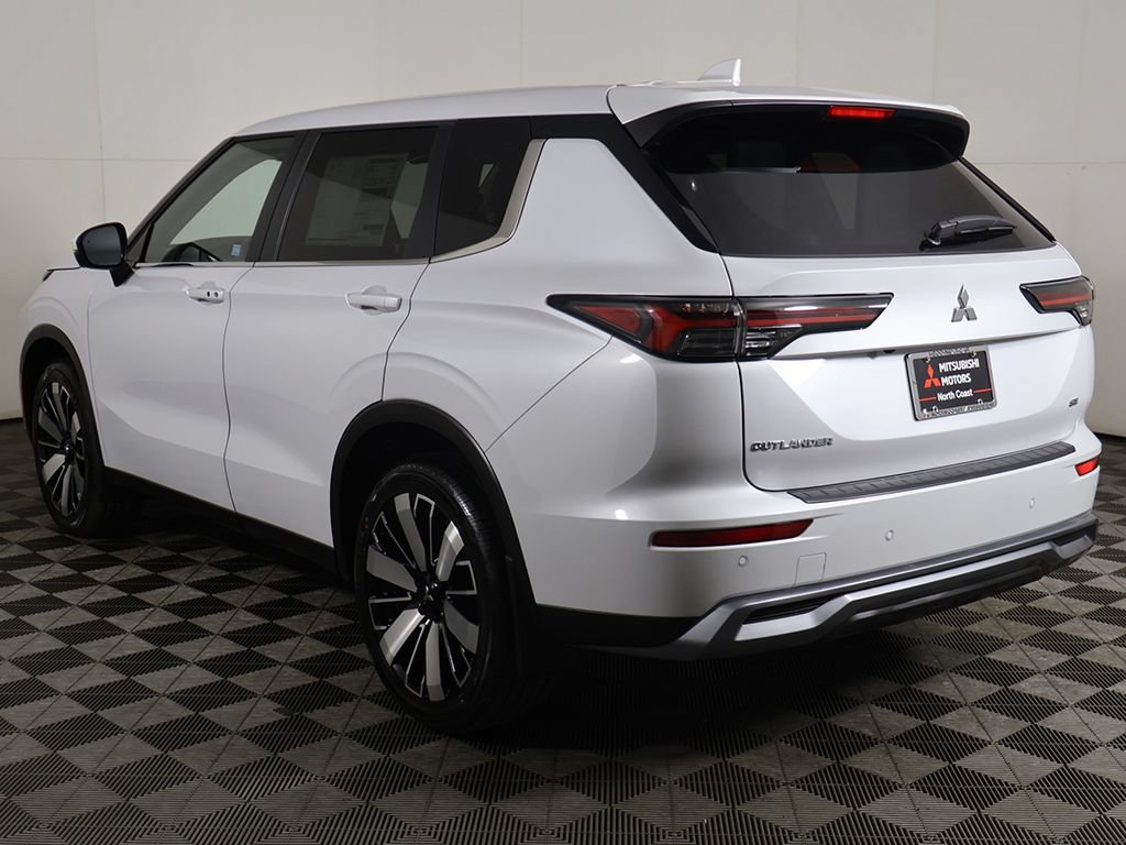 New 2026 Mitsubishi Outlander SE FWD image 11