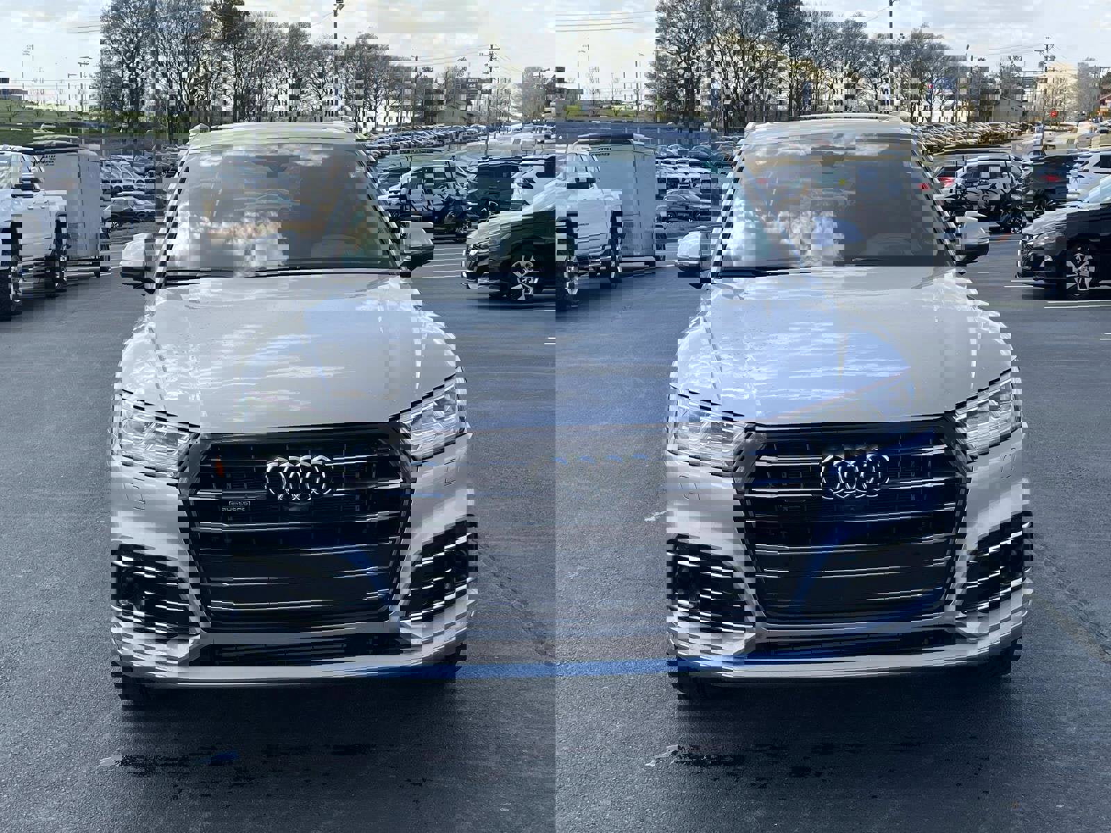 Used 2020 Audi Q5 e Prestige w/ Prestige Package image 2