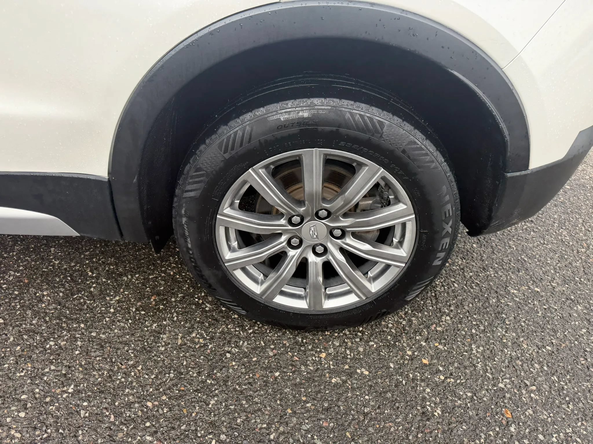 Used 2019 Cadillac XT4 Premium Luxury FWD image 9