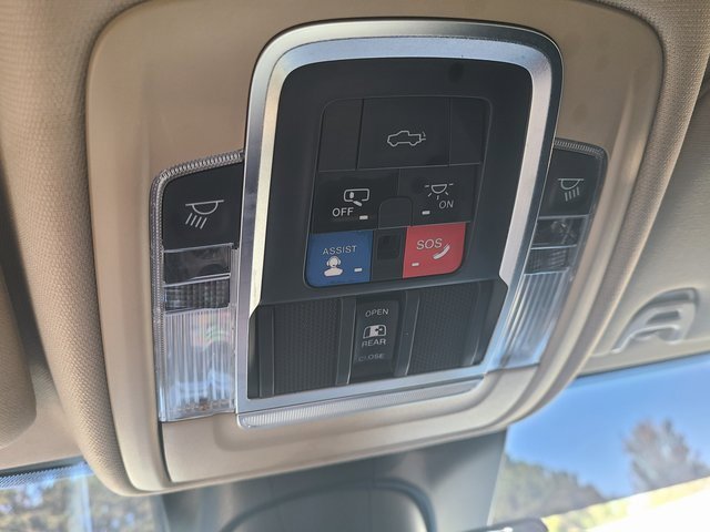 Used 2020 RAM 3500 Laramie image 17