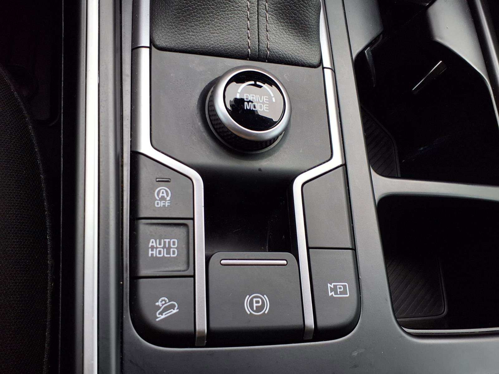 Used 2025 Kia Sorento LX image 21