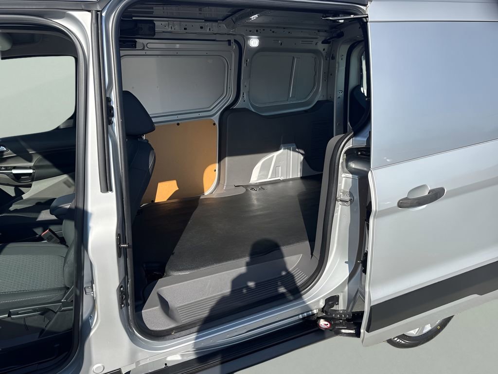 Used 2019 Ford Transit Connect XLT image 16