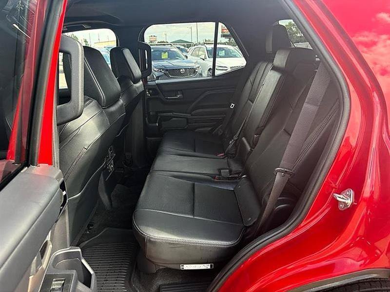 Used 2025 Toyota 4Runner Limited AWD/4WD image 51