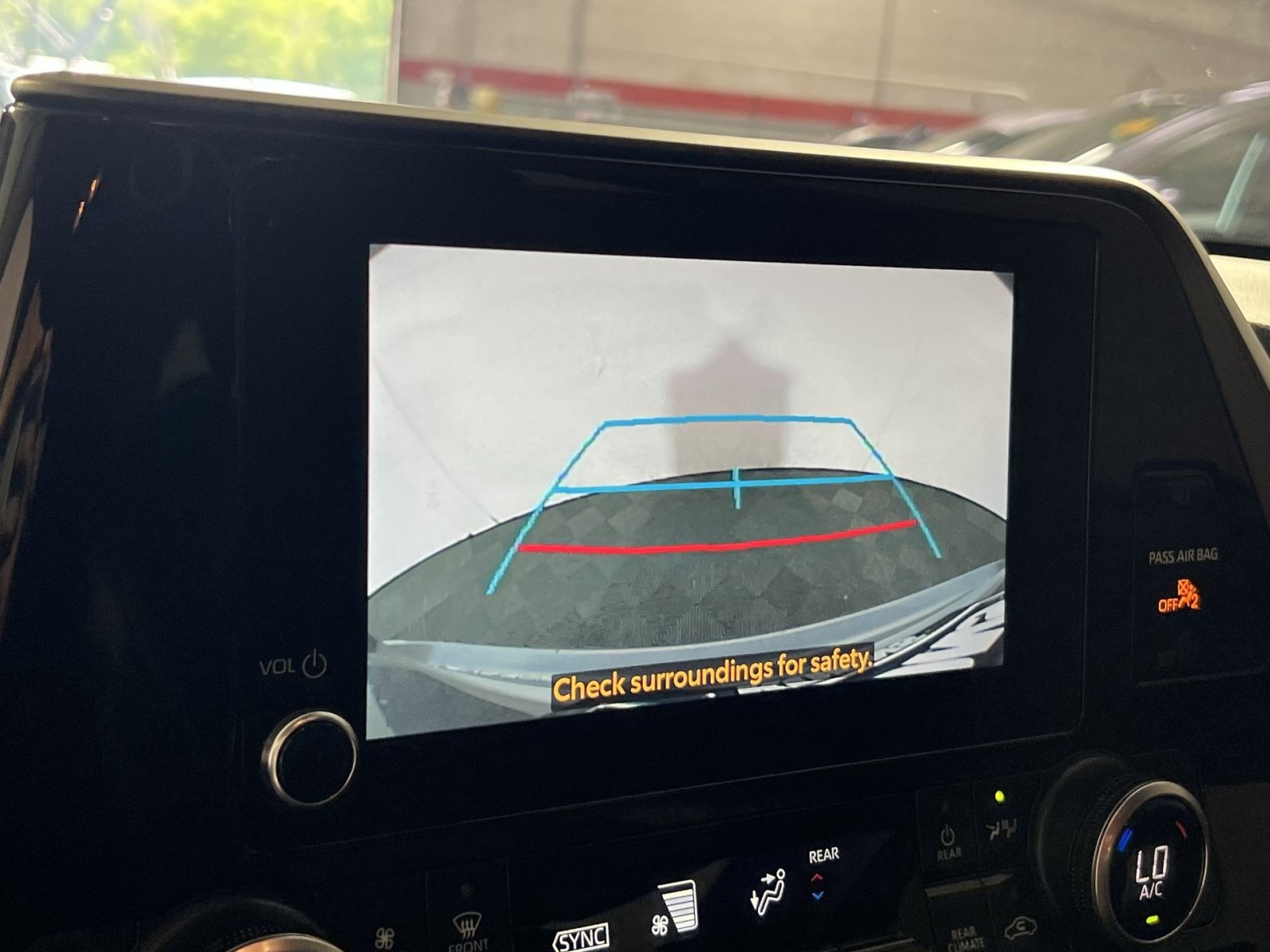 Used 2023 Toyota Highlander XLE AWD/4WD image 19