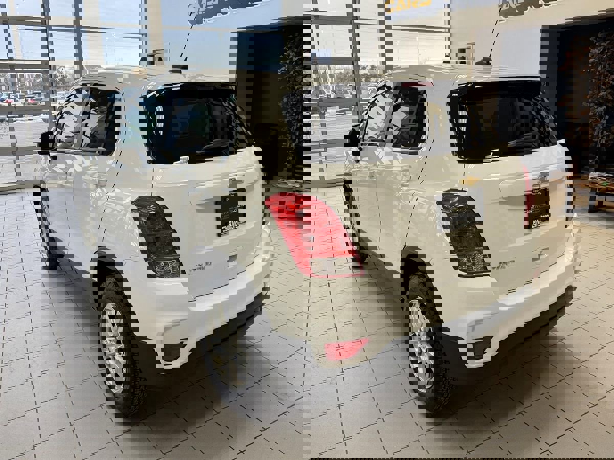 Used 2020 Chevrolet Trax LS w/ Tint and Cruise Package image 2