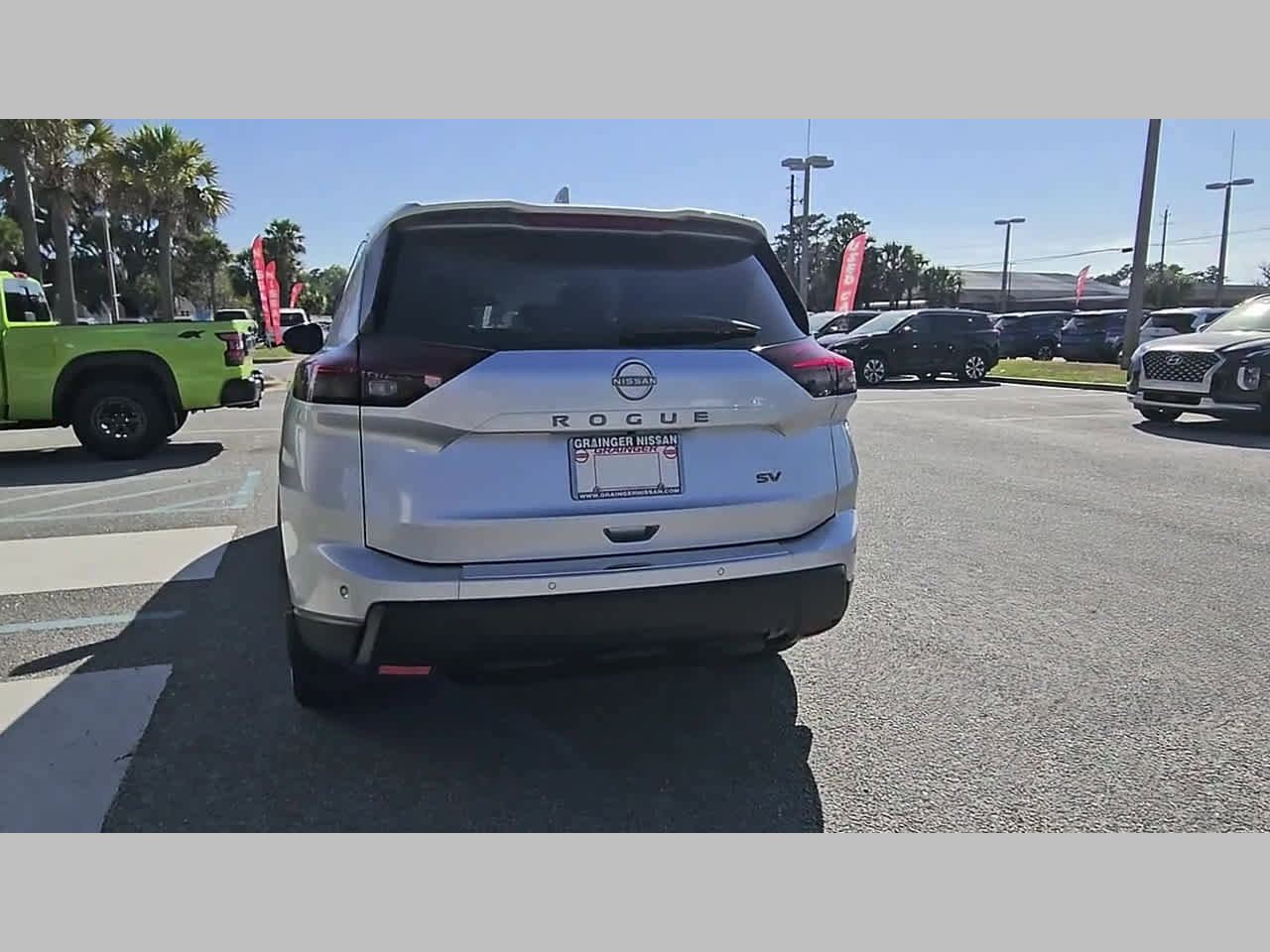 Used 2024 Nissan Rogue SV image 30