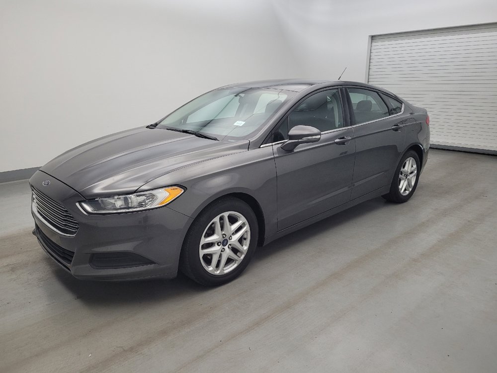 Used 2015 Ford Fusion SE FWD image 2