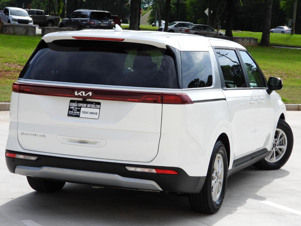 Used 2022 Kia Carnival LX FWD image 10