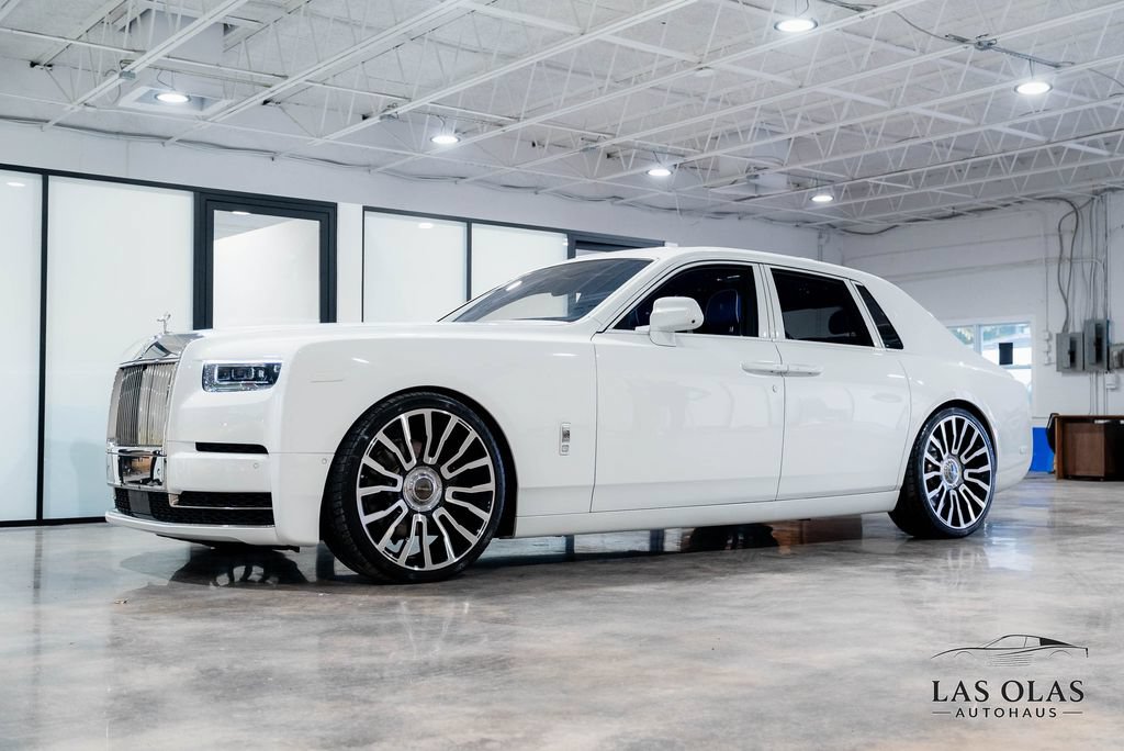 Used 2024 Rolls-Royce Phantom Sedan RWD image 4