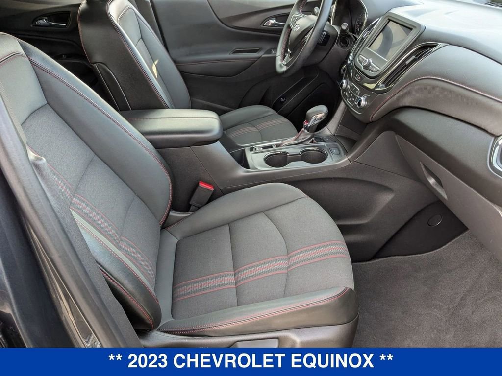 Used 2023 Chevrolet Equinox RS image 31