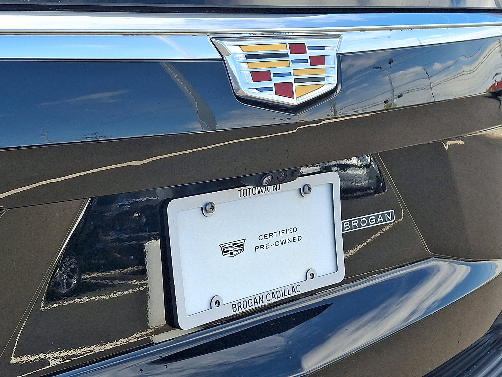 Certified 2024 Cadillac Escalade Premium Luxury Platinum image 33