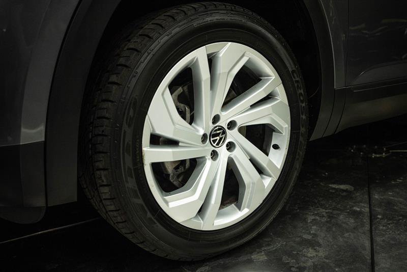 Used 2021 Volkswagen Atlas SE w/ Towing Package FWD image 3