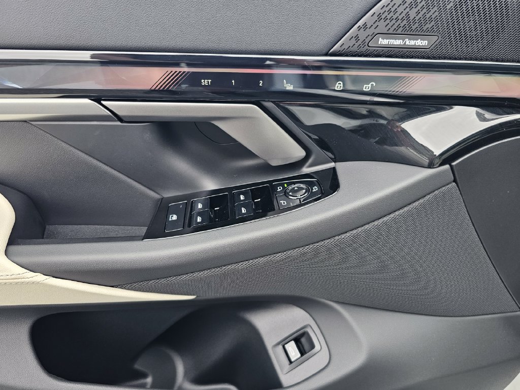 New 2027 BMW 530i w/ Convenience Package RWD image 17