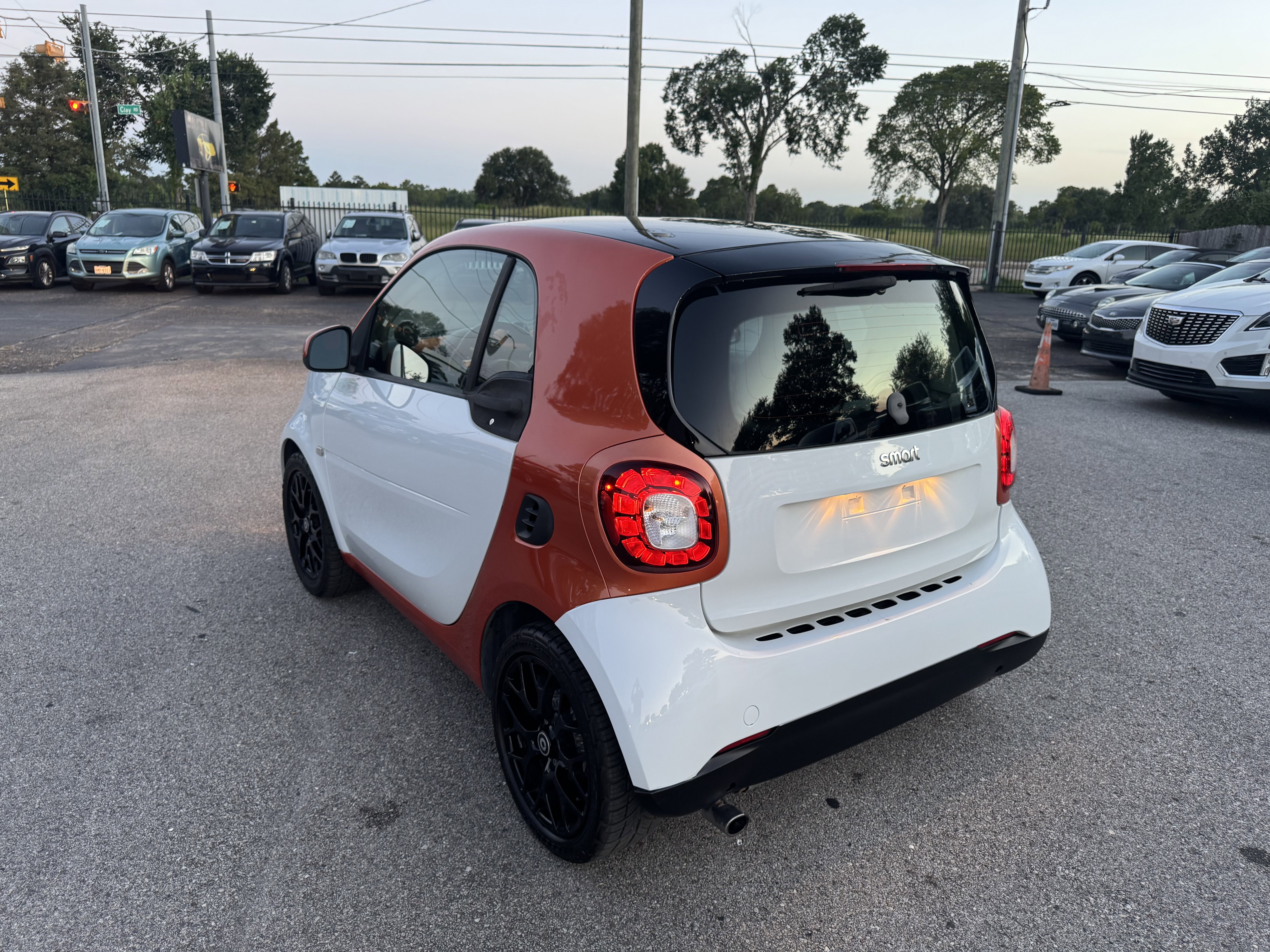 Used 2016 smart fortwo passion image 12