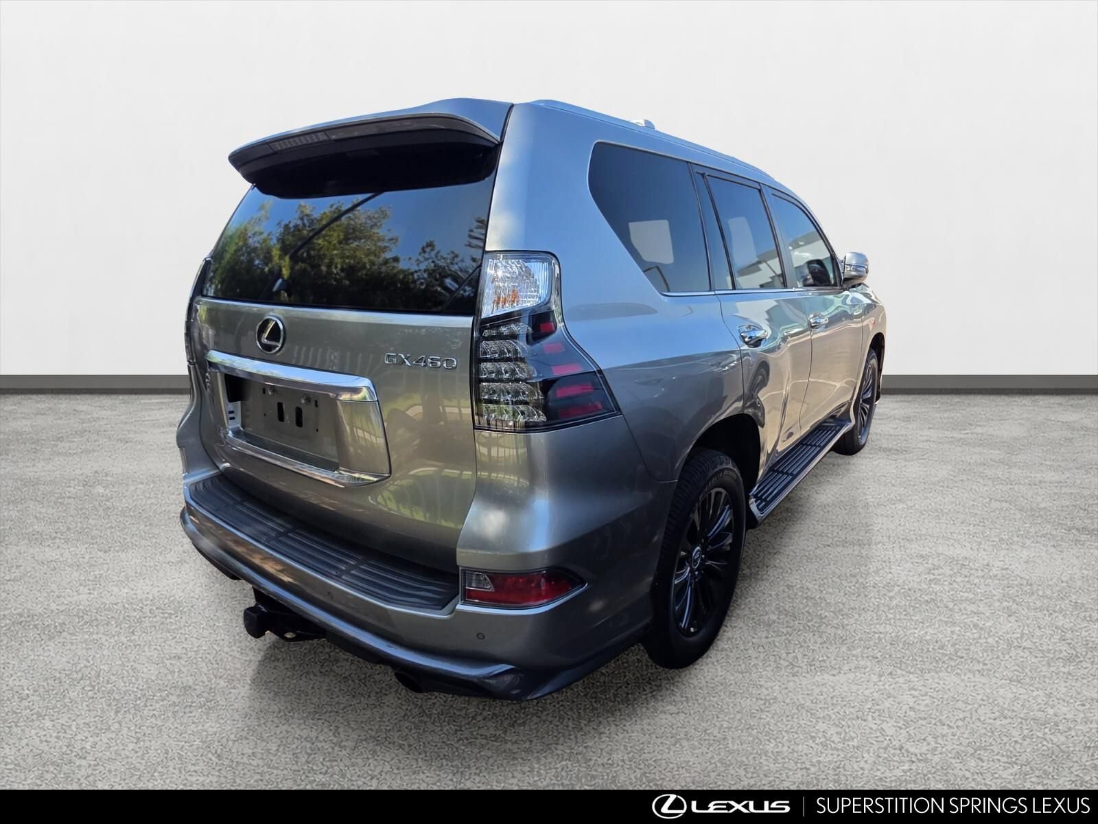 Used 2023 Lexus GX 460 Premium w/ Accessory Package AWD/4WD image 3