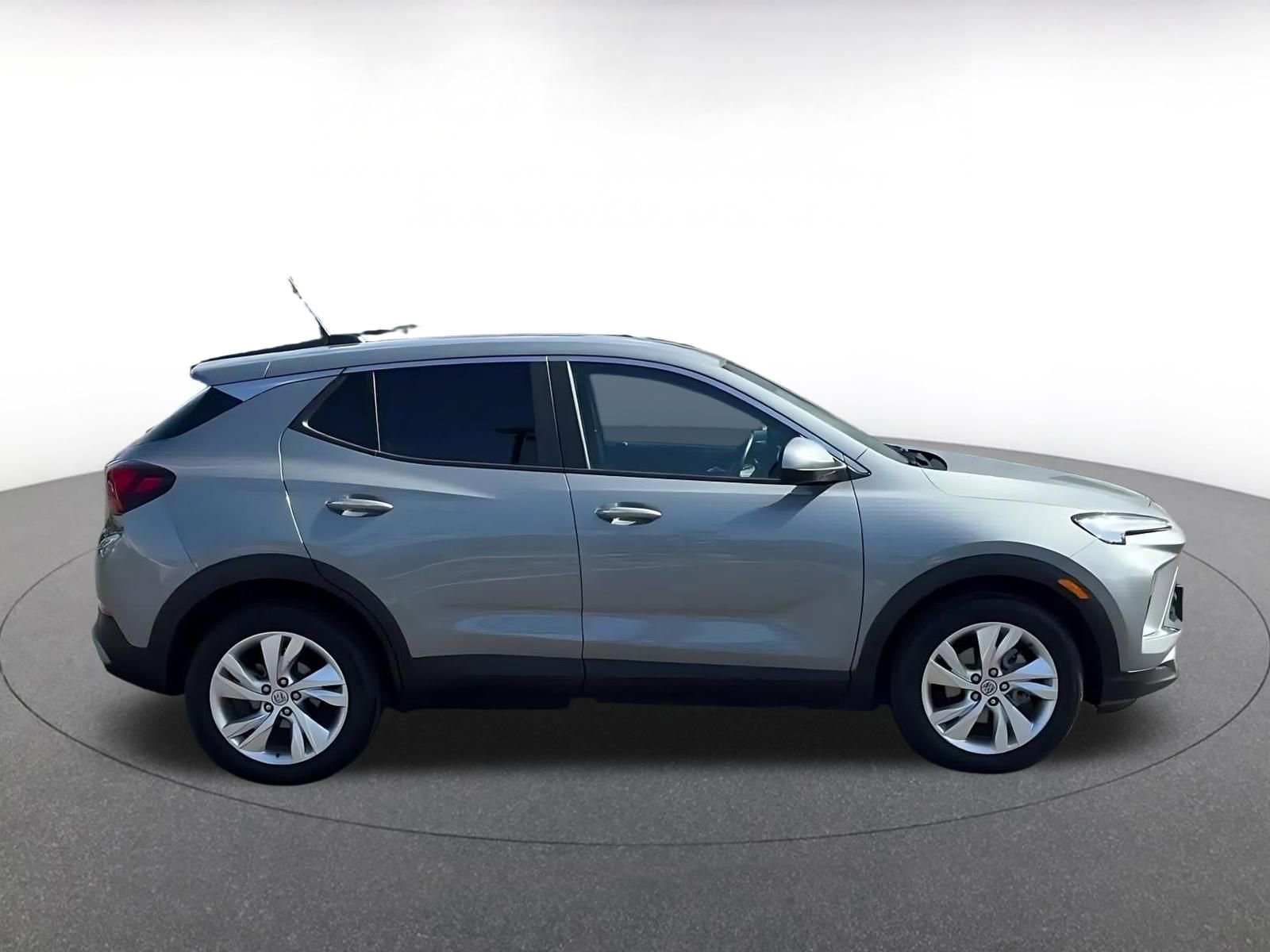 Used 2025 Buick Encore GX Preferred image 16
