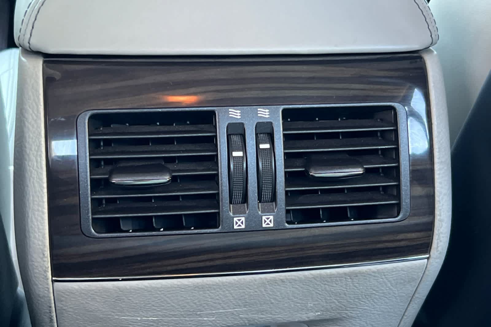 Used 2014 Lexus LS 460 w/ Comfort Package RWD image 14