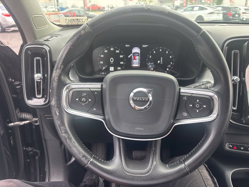 Used 2020 Volvo XC40 T5 Momentum AWD/4WD image 17