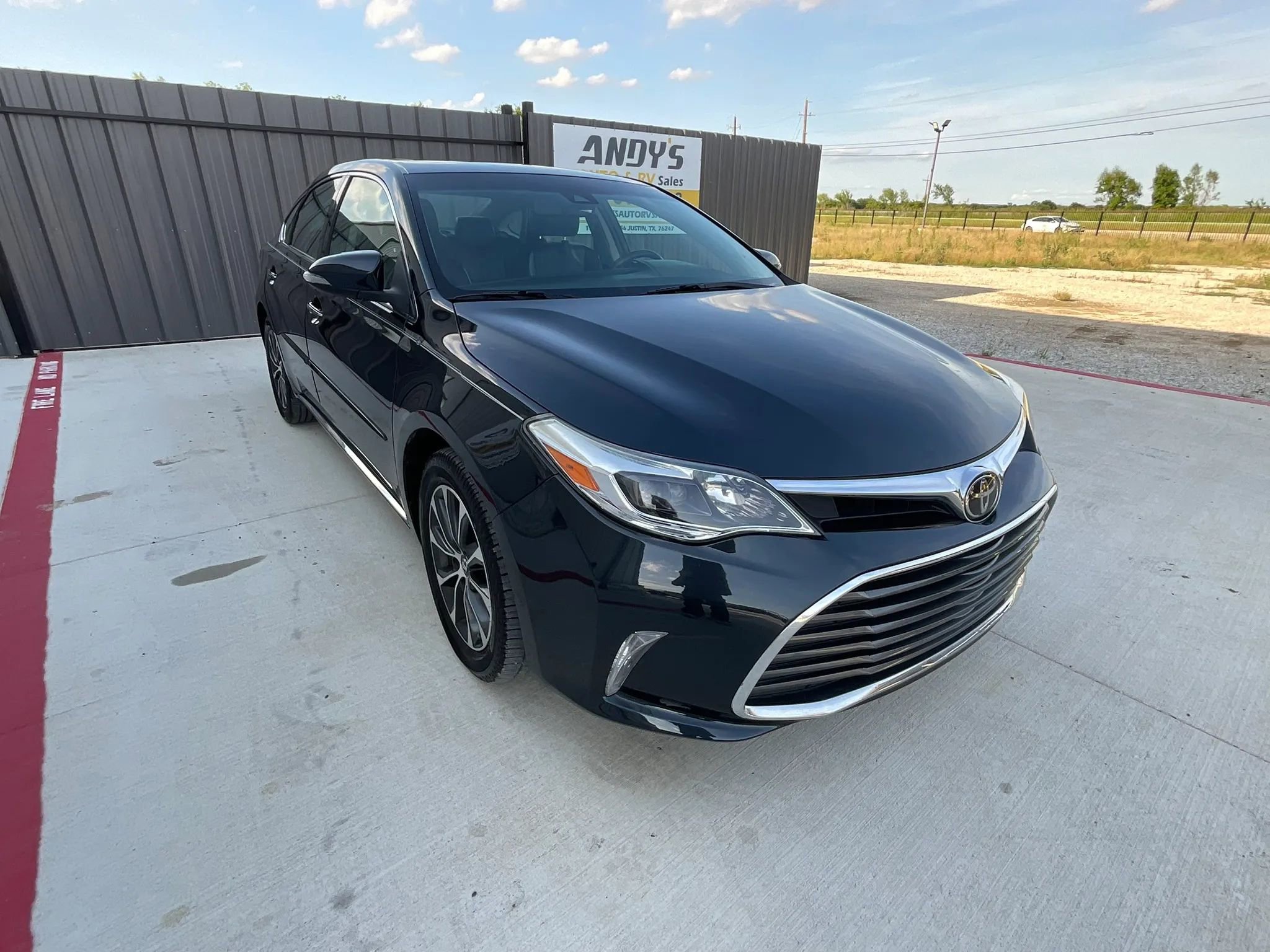 Used 2017 Toyota Avalon XLE Premium w/ All Weather Liner Package FWD image 20