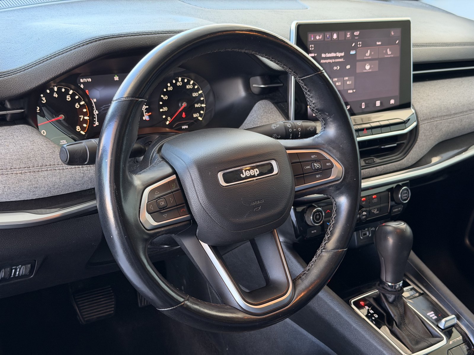 Used 2022 Jeep Compass Latitude w/ Sun and Sound Group AWD/4WD image 17