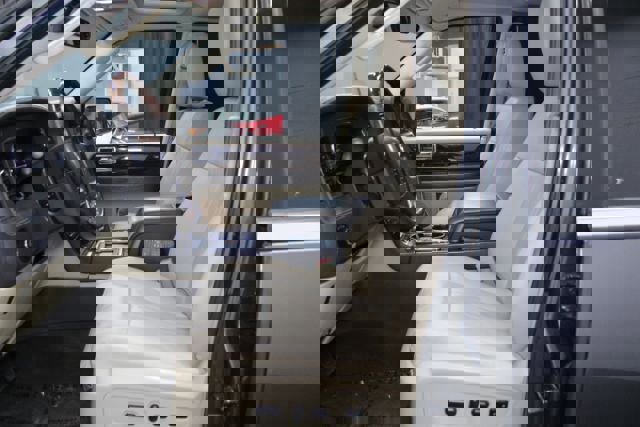 Used 2017 Lincoln Navigator L Reserve image 12