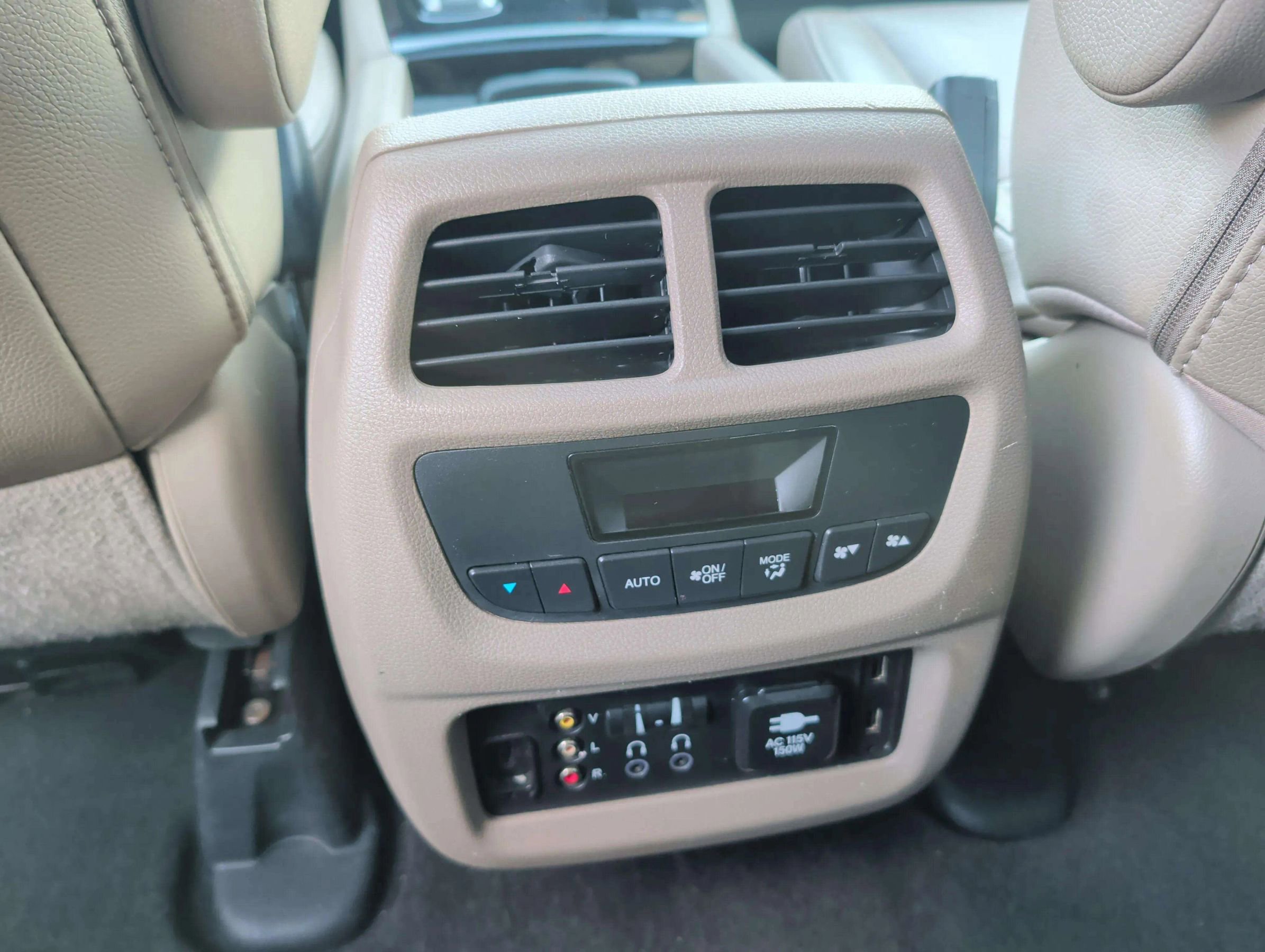 Used 2017 Honda Pilot Touring image 33