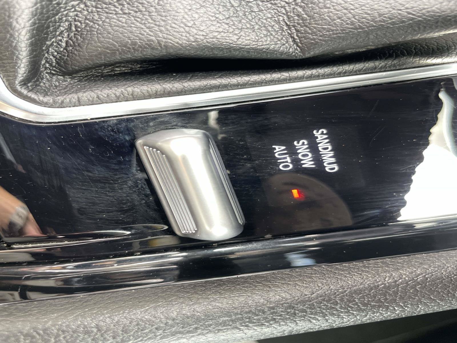 Used 2025 Jeep Compass Limited AWD/4WD image 19