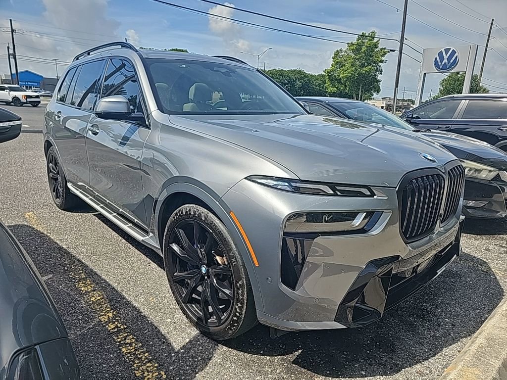 Used 2024 BMW X7 xDrive40i w/ Executive Package image 4