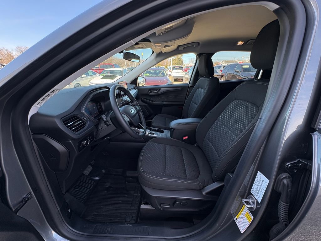 Used 2023 Ford Escape Active image 17