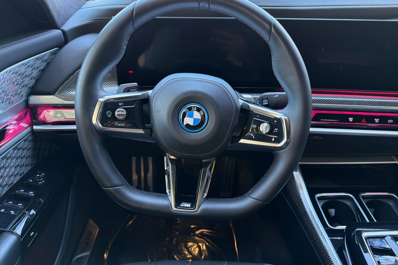 Used 2023 BMW i7 xDrive60 w/ Executive Package 2 AWD/4WD image 18