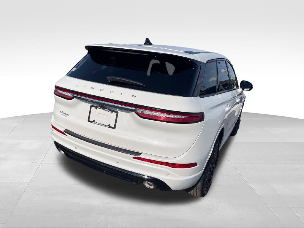 Used 2024 Lincoln Corsair AWD w/ Equipment Group 101A image 5