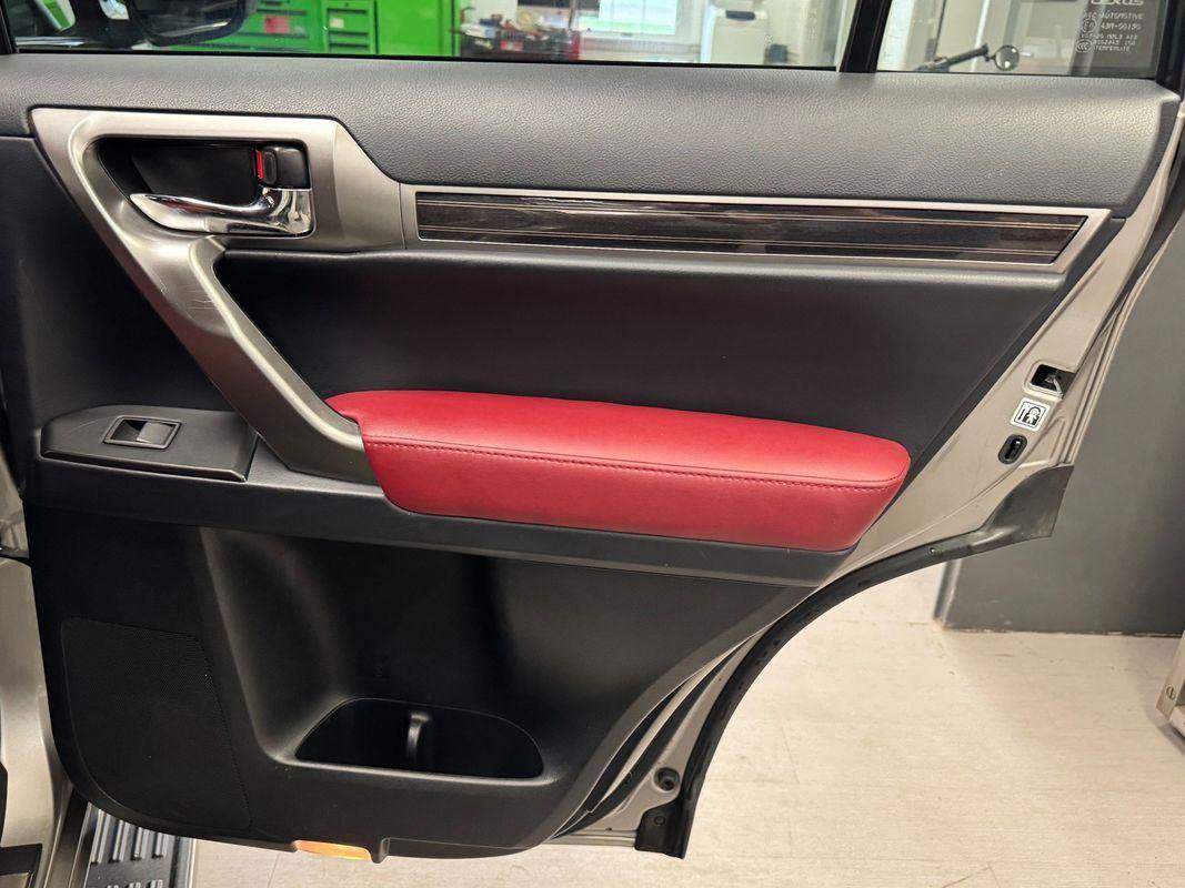 Used 2022 Lexus GX 460 Premium w/ Premium Package image 21
