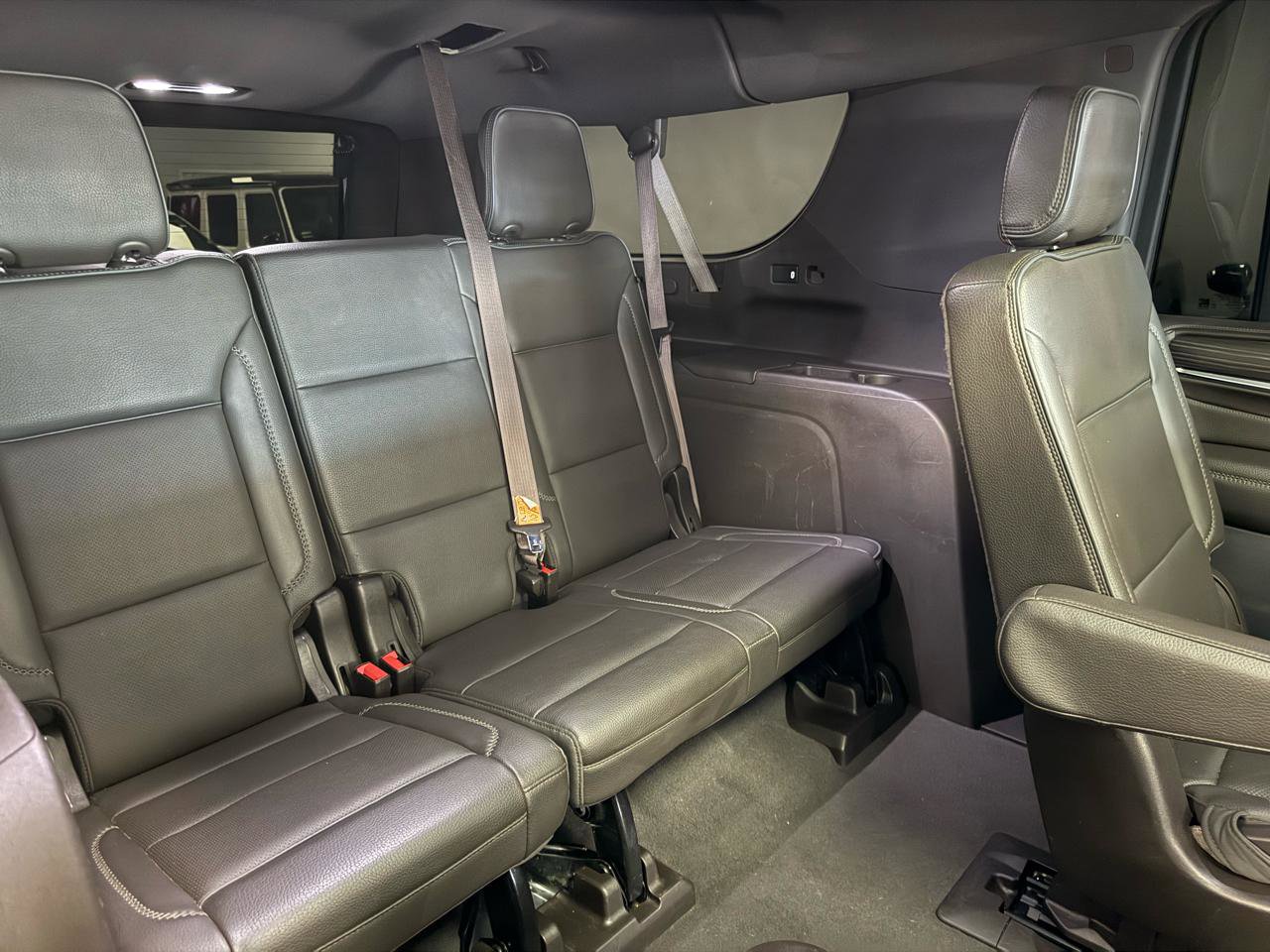 Used 2022 GMC Yukon XL Denali w/ Denali Premium Package RWD image 11
