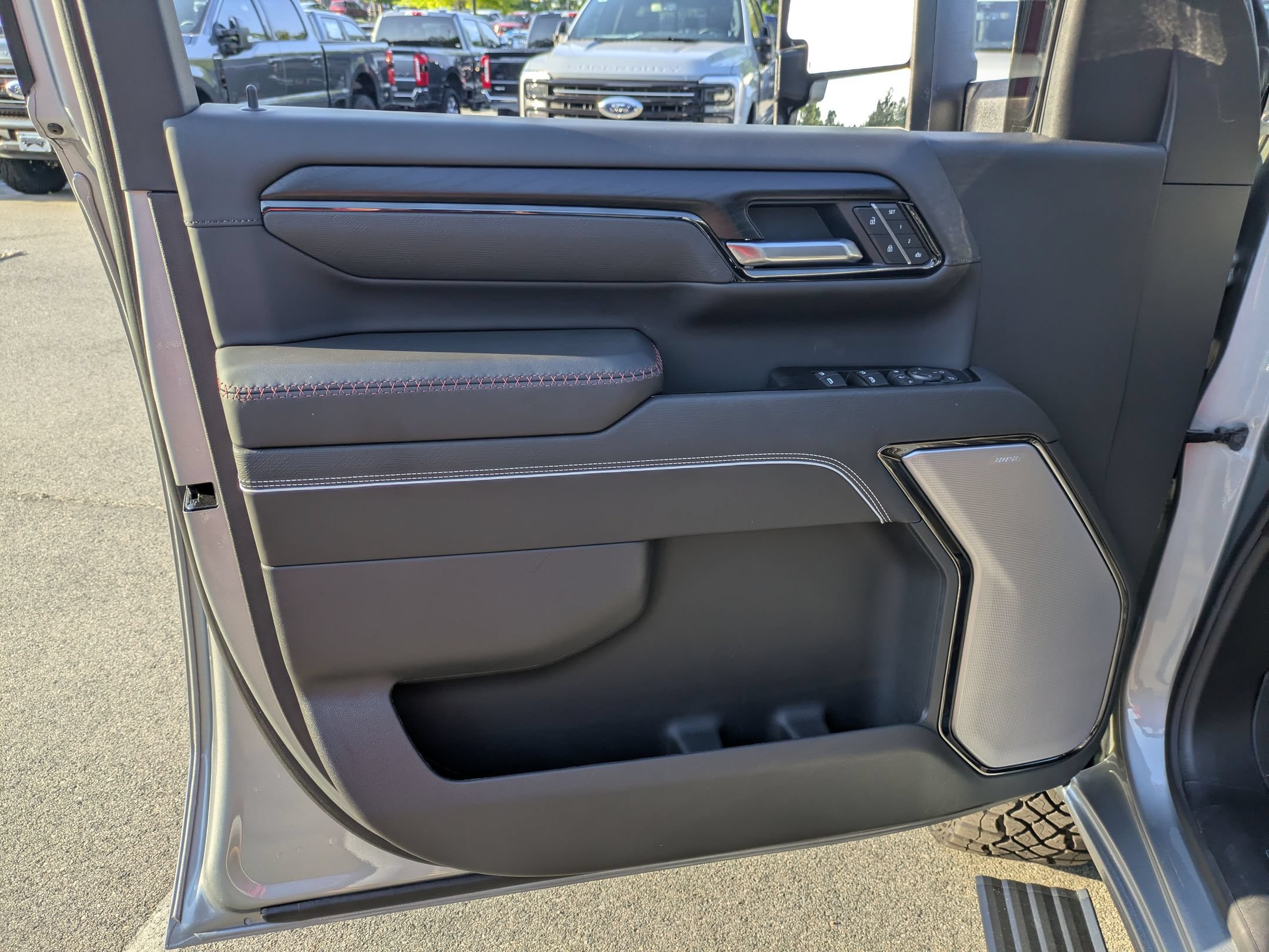 Used 2026 GMC Sierra 2500 AT4X AWD/4WD image 15