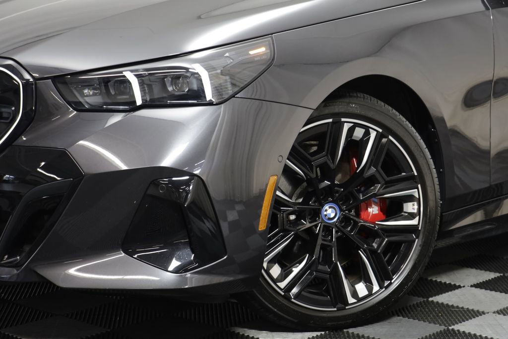 Certified 2025 BMW i5 M60 w/ Premium Package AWD/4WD image 3