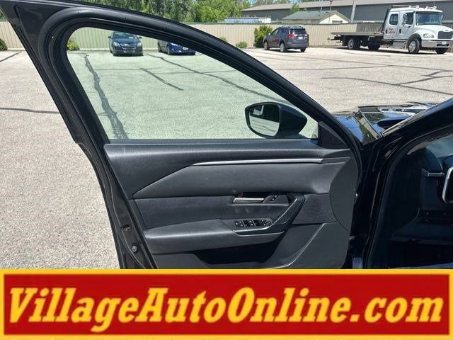 Used 2024 MAZDA CX-50 AWD 2.5 S w/ Preferred Package image 11
