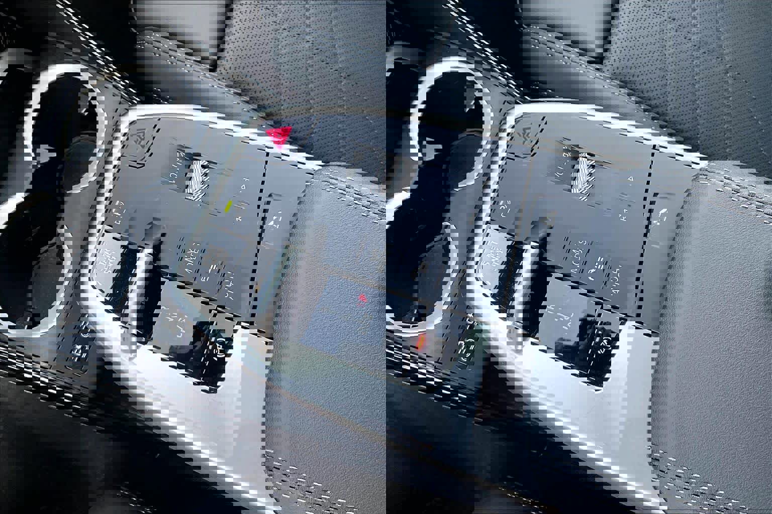 Certified 2025 BMW X2 xDrive28i image 37